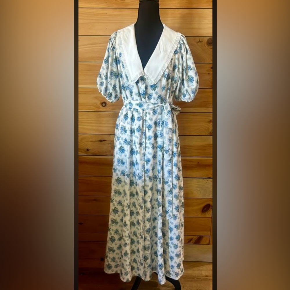 Floral Blue and White Maxi Dress, pockets!